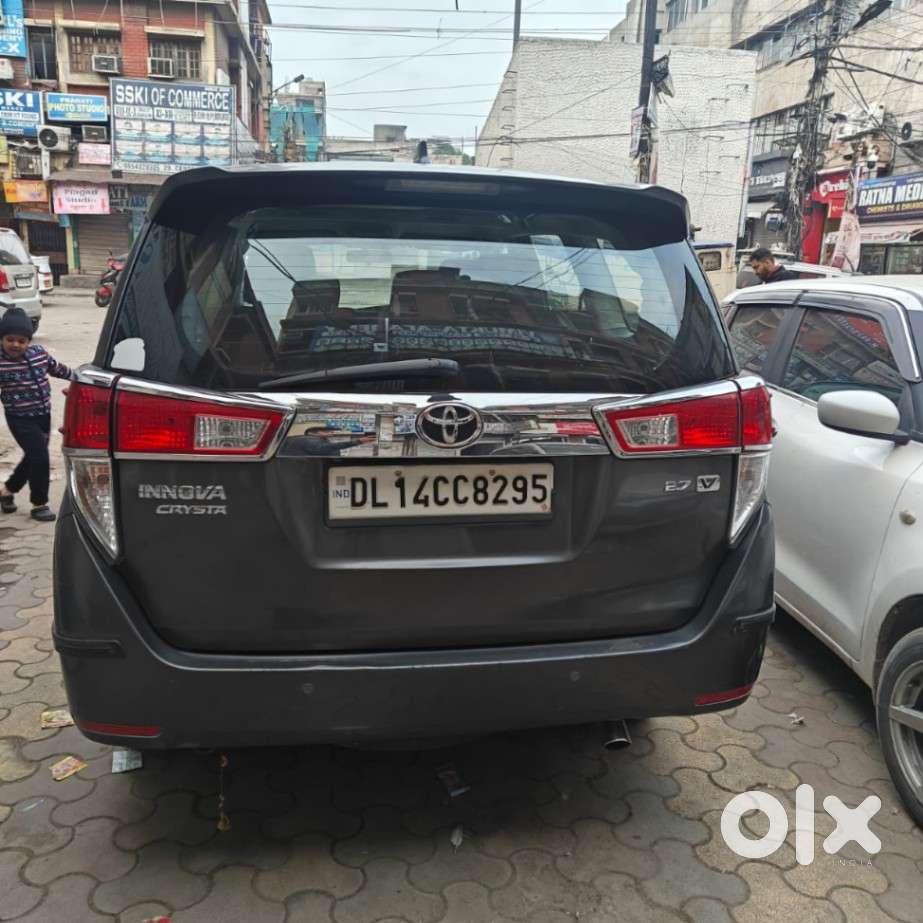 Toyota Innova Crysta 2.4 Gx Mt, 2016, Petrol