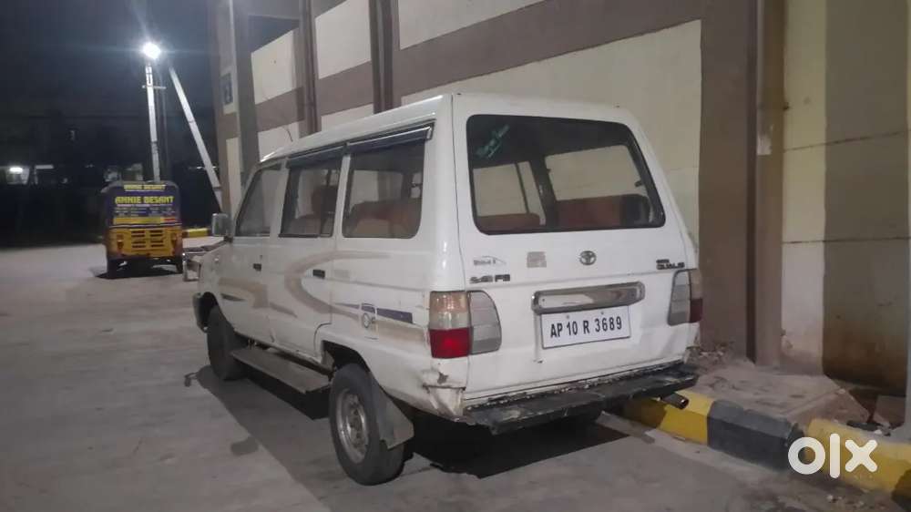 Toyota Qualis 2002 Diesel 150000 Km Driven