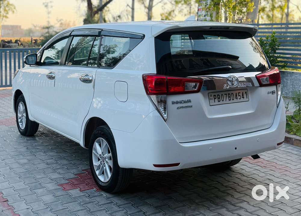 Toyota Innova Crysta 2.7 Gx At 8s, 2016, Diesel