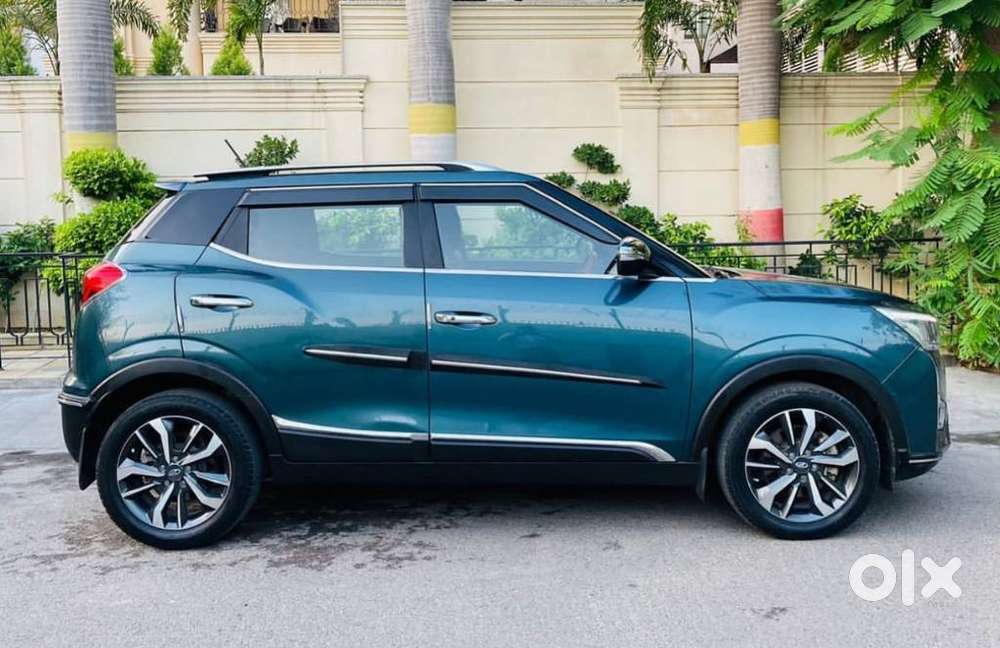 Mahindra Xuv300 1.2 W6 Amt Petrol, 2023, Petrol