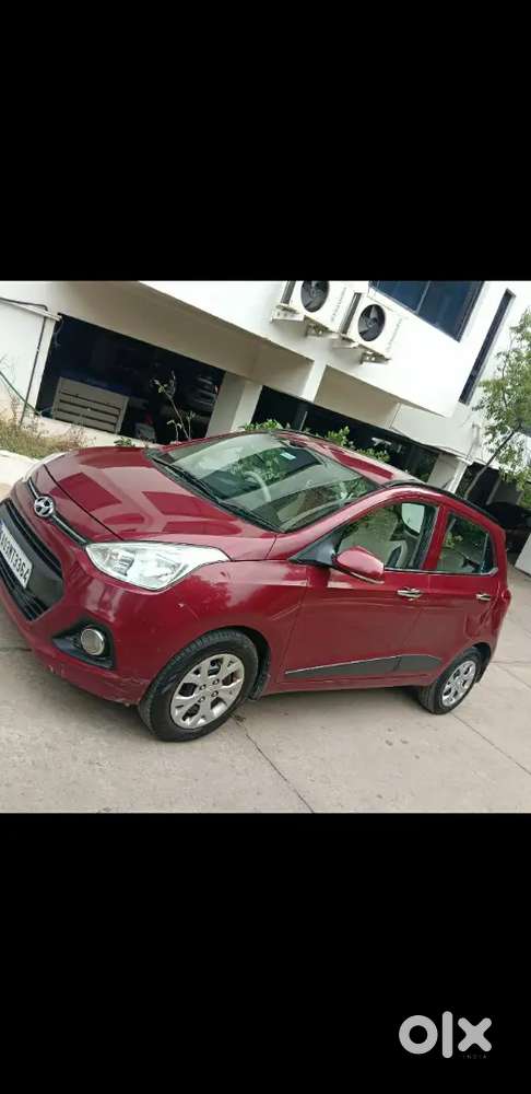 Hyundai Grand I10 Sportz At 2014, Showroom Service History, Mint Condi