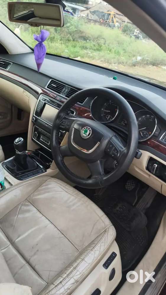 Skoda Superb 2013 Petrol 950000 Km Driven