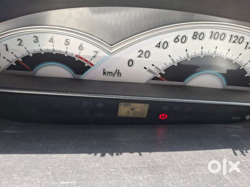 Toyota Etios V, 2011, Petrol