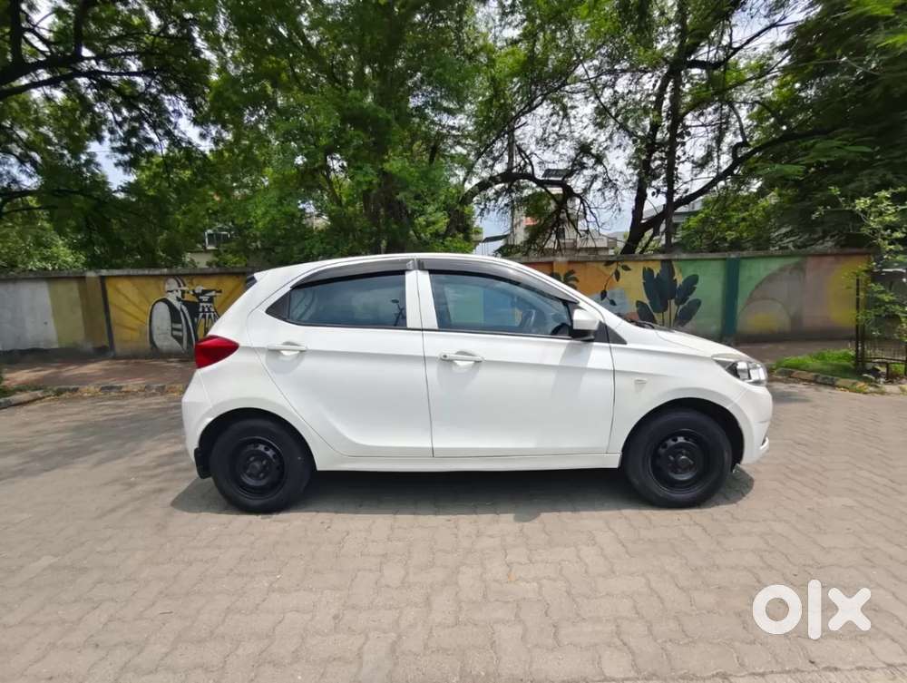 Tata Tiago Xe, 2018, Petrol