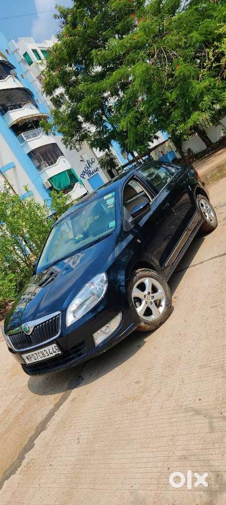 Skoda Rapid 1.6 Mpi At Elegance Plus, 2012, Petrol