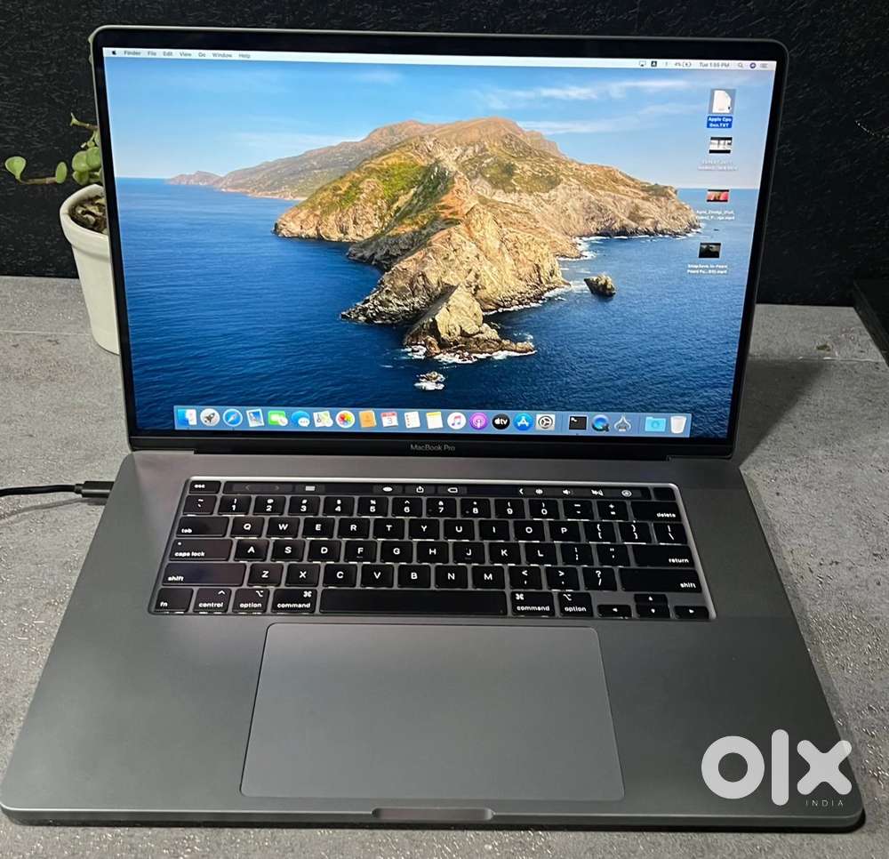 Apple MacBook Pro 16 inch i7 with Touch Bar 32GB 512GB i7