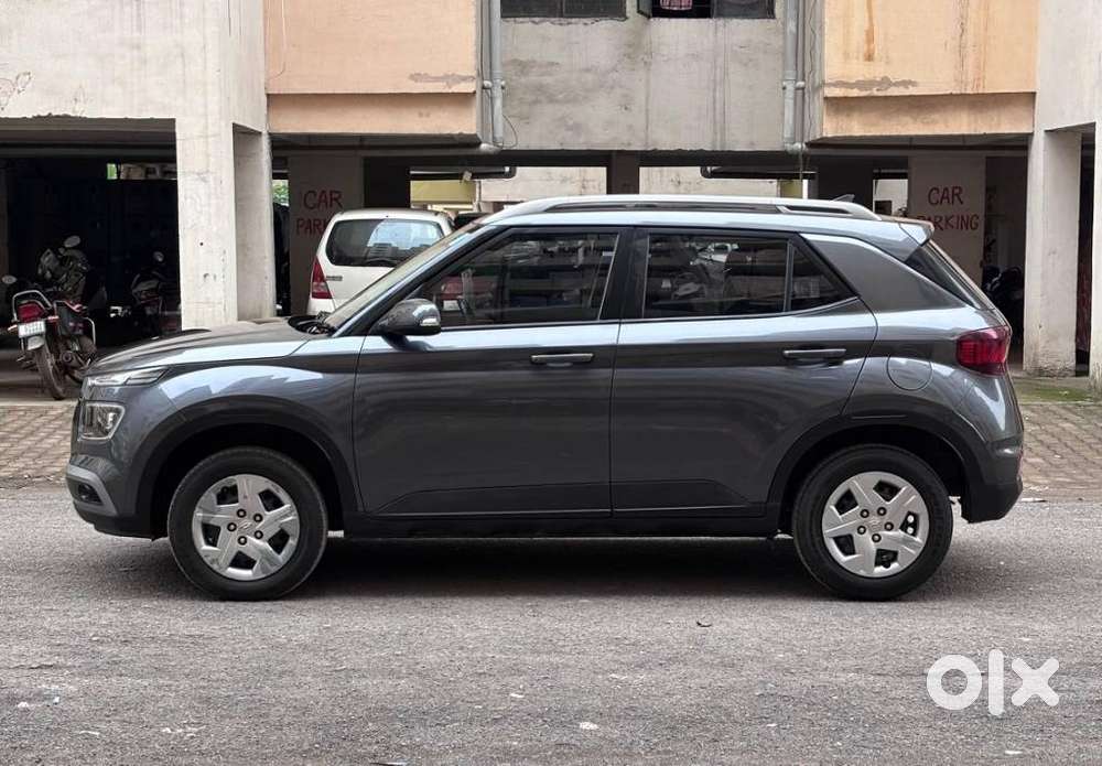 Hyundai Venue 1.2 S (o), 2021, Petrol
