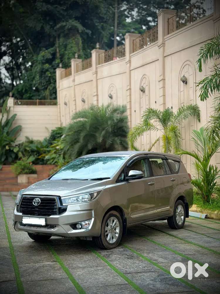 Toyota Innova Crysta 2019g+at. Km 102000 Only With Service Company. Se