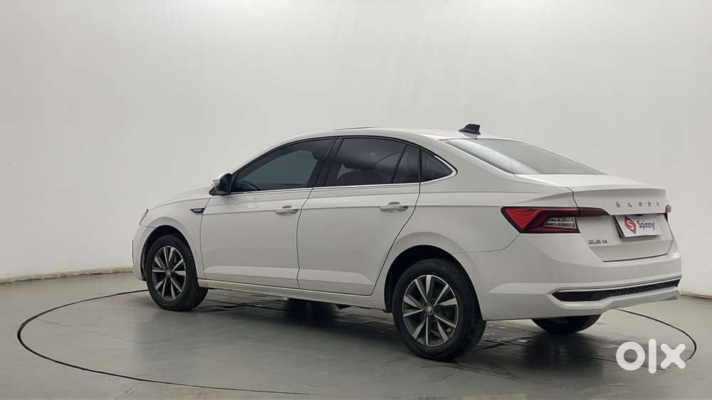 Skoda Slavia Style 1.0l Tsi At, 2022, Petrol
