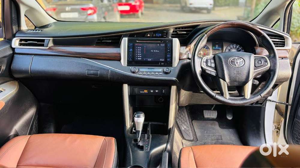 Toyota Innova Crysta 2.8 Zx At 7 Seater, 2017, Diesel