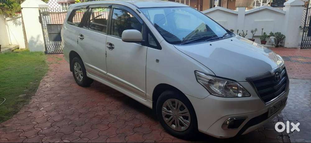 Toyota Innova (2014)