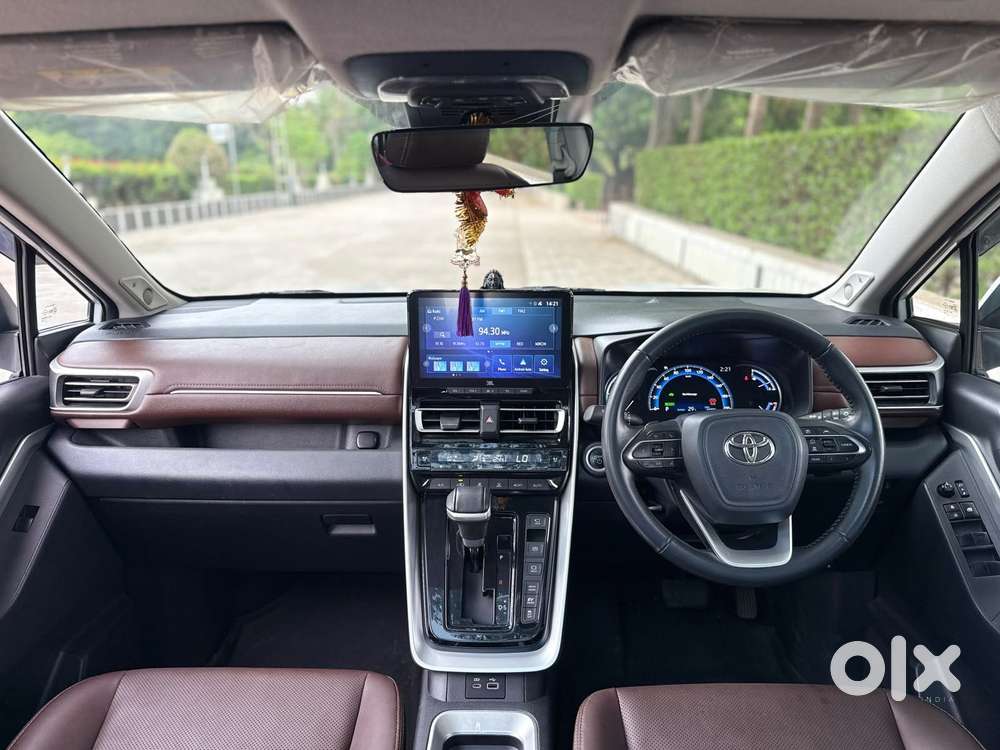 Toyota Innova Hycross 2.0 Zx (o) Hybrid 7 Str, 2024, Petrol