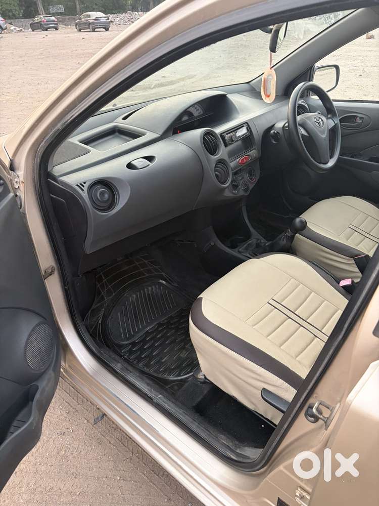 Toyota Etios Liva G, 2012, Petrol