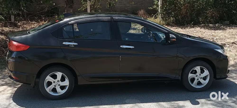 Honda City 2016 Petrol- Well Maintained- Only 7500 Kms Driven