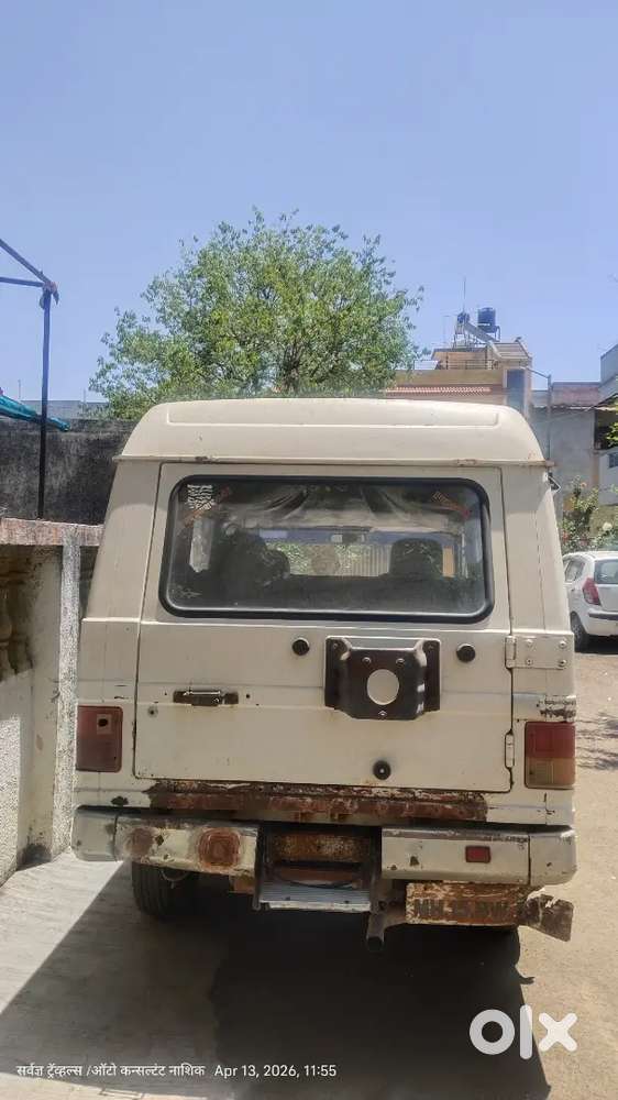 Mahindra Bolero 9+1.