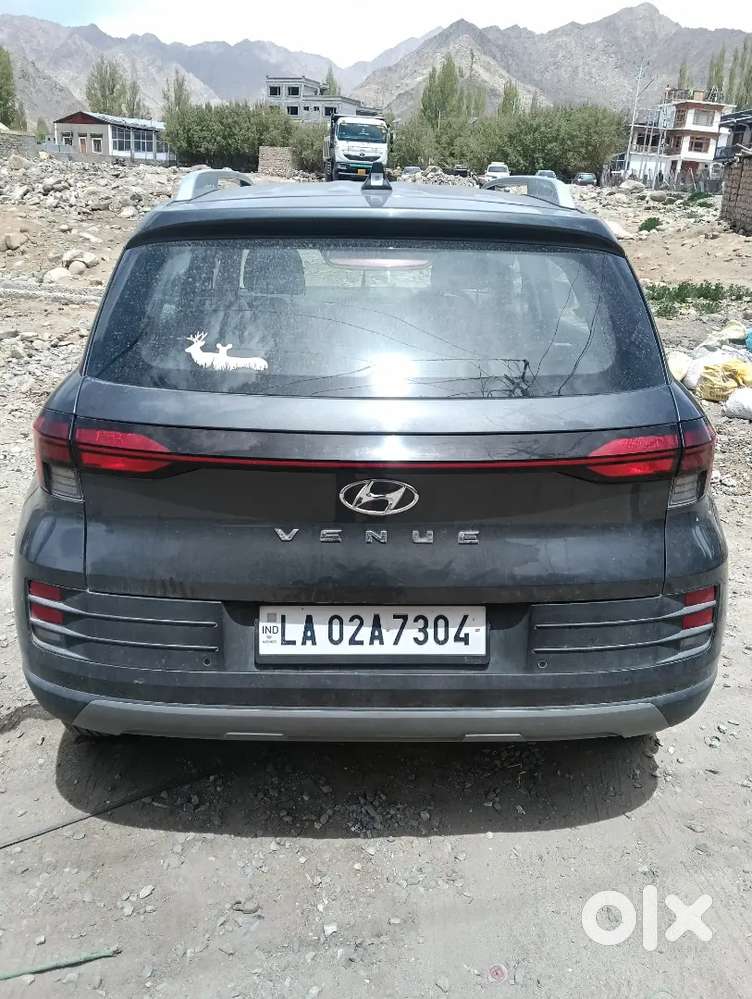 Hyundai New Venue 2024 Petrol 14000 Km Driven
