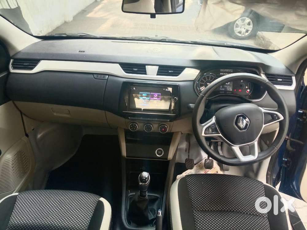 Renault Triber Rxz, 2022, Petrol