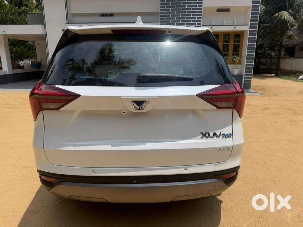 Mahindra Xuv700 2024 Diesel Well Maintained