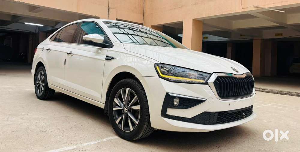 Skoda Slavia Style 2022 Model 1.0l Tsi Amt