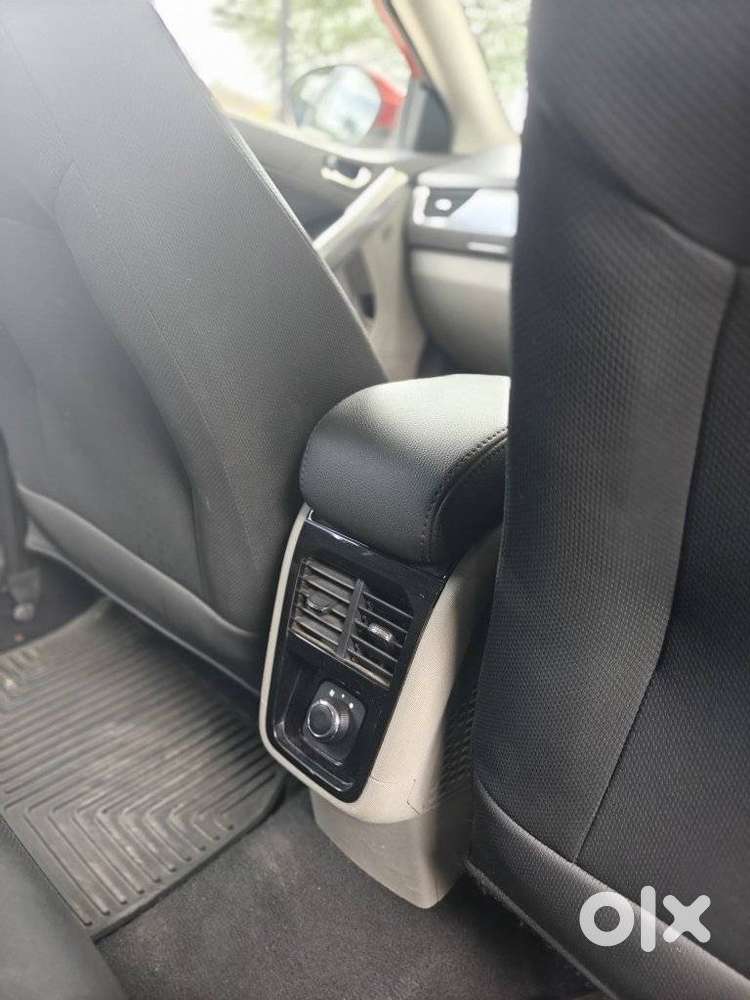 Tata Nexon 1.2 Revotron Xza Plus Dualtone, 2018, Petrol