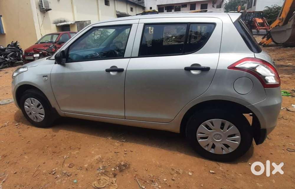 Maruti Suzuki Swift Lxi Optional-o, 2017, Petrol