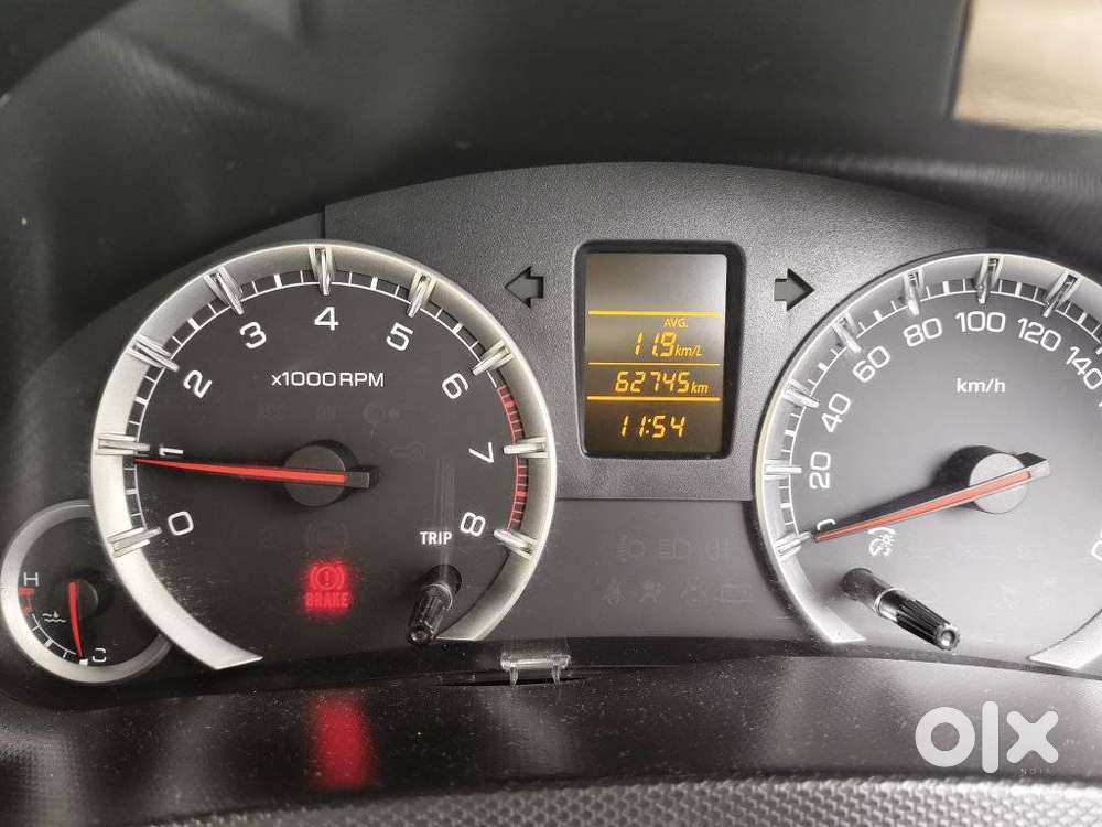 Maruti Suzuki Swift Dzire Vxi Optional, 2016, Petrol