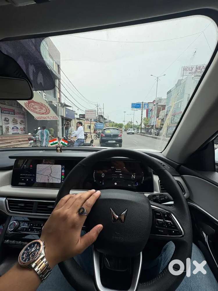 Mahindra Xuv700 Petrol At 2025