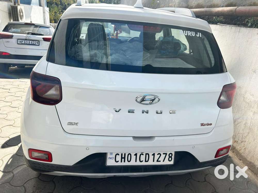 Hyundai Venue Petrol 2021 (imt) Second Owner