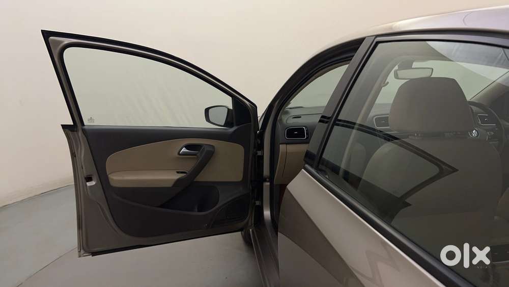Volkswagen Vento 1.2 Tsi Highline At, 2017, Petrol