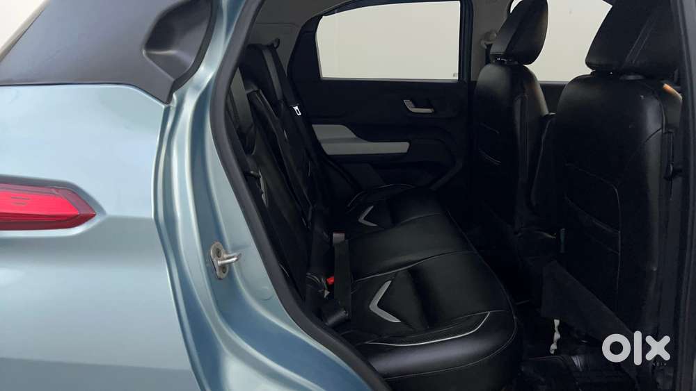 Tata Punch 1.2 Revotron Creative Amt Dual Tone, 2024, Petrol