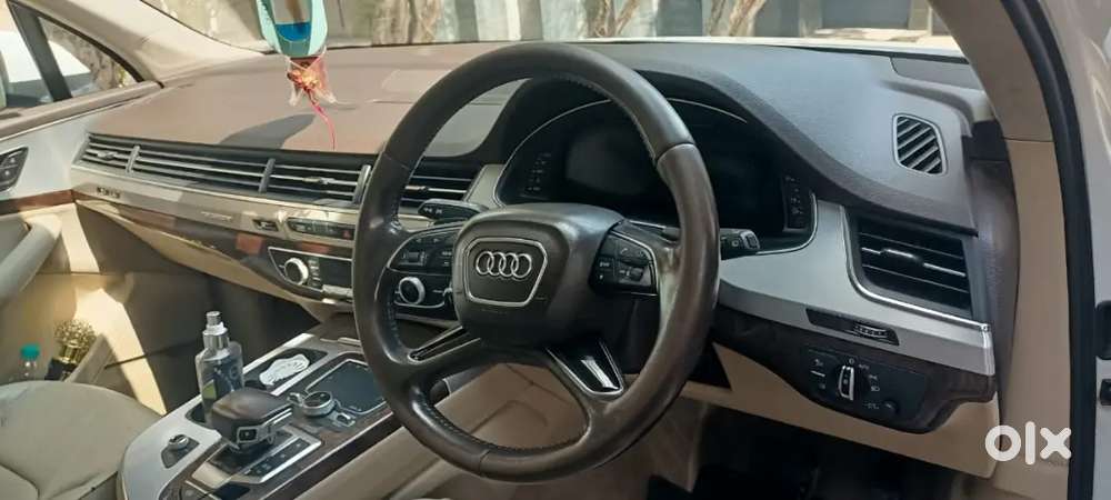 Audi Q7 Company Service Very High Quality Car