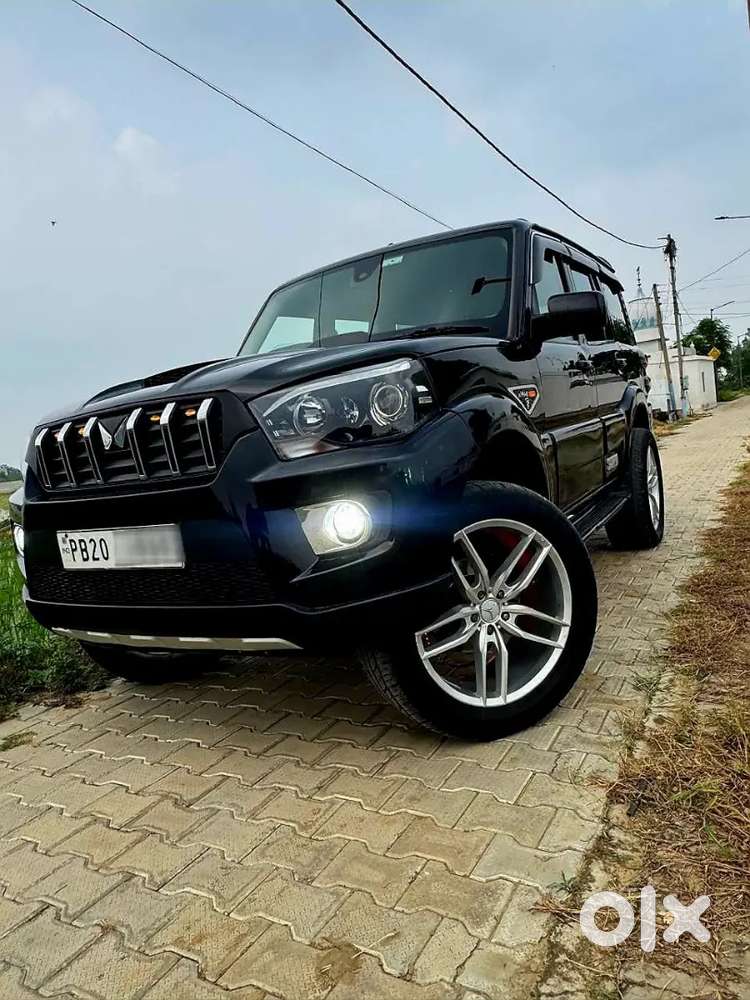 Mahindra Scorpio S6 Plus 2017