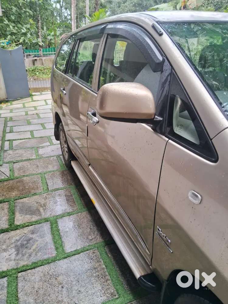 Toyota Innova Diesel 7 Seater 2010