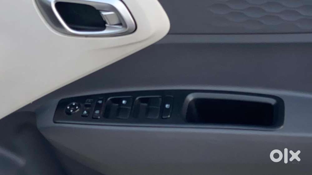 Hyundai Aura Sx (o) Manual, 2021, Petrol