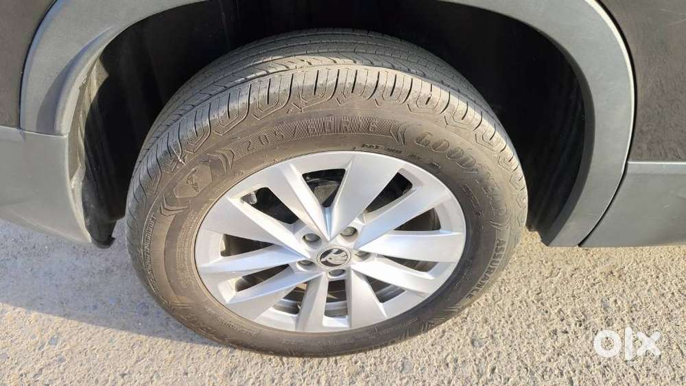 Skoda Kylaq Signature Plus, 2025, Petrol