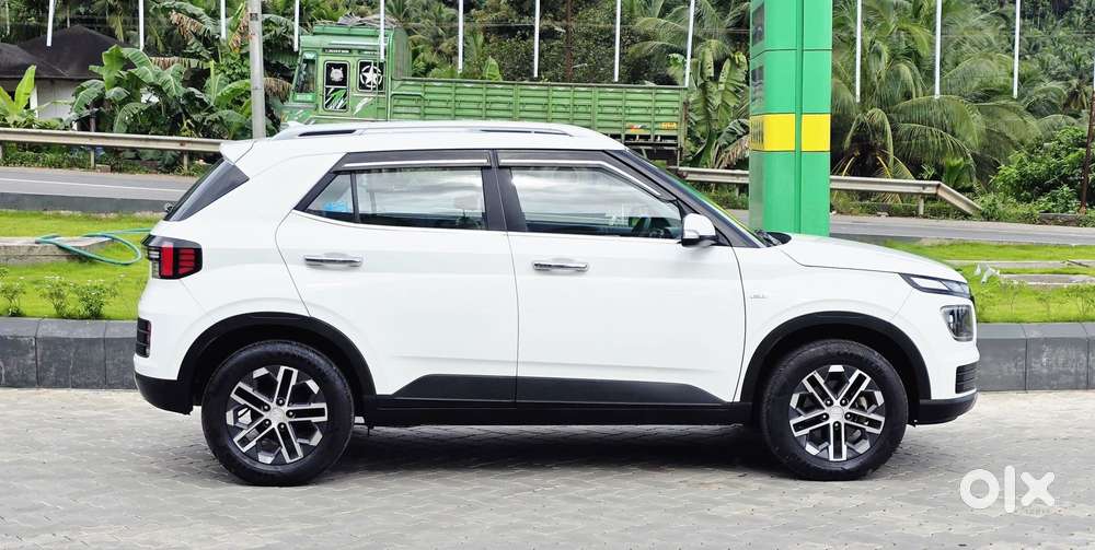 Hyundai Venue 1.0 Sx (o) Turbo Dct, 2022, Petrol