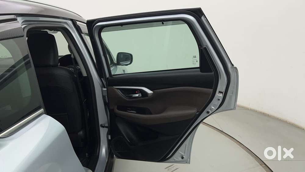Toyota Urban Cruiser Hyryder V Hybrid Aero Edition, 2023