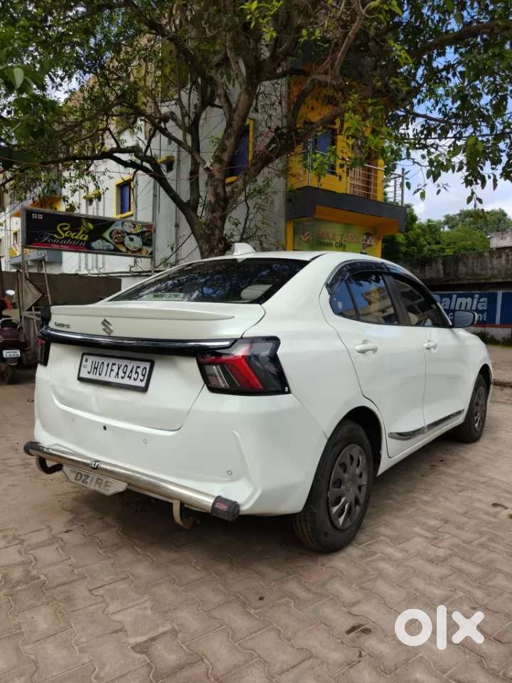 Maruti Suzuki Dzire 1.2 Vxi Amt, 2025, Petrol