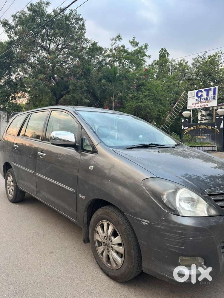 Toyota Innova 2011 Diesel Well Maintained