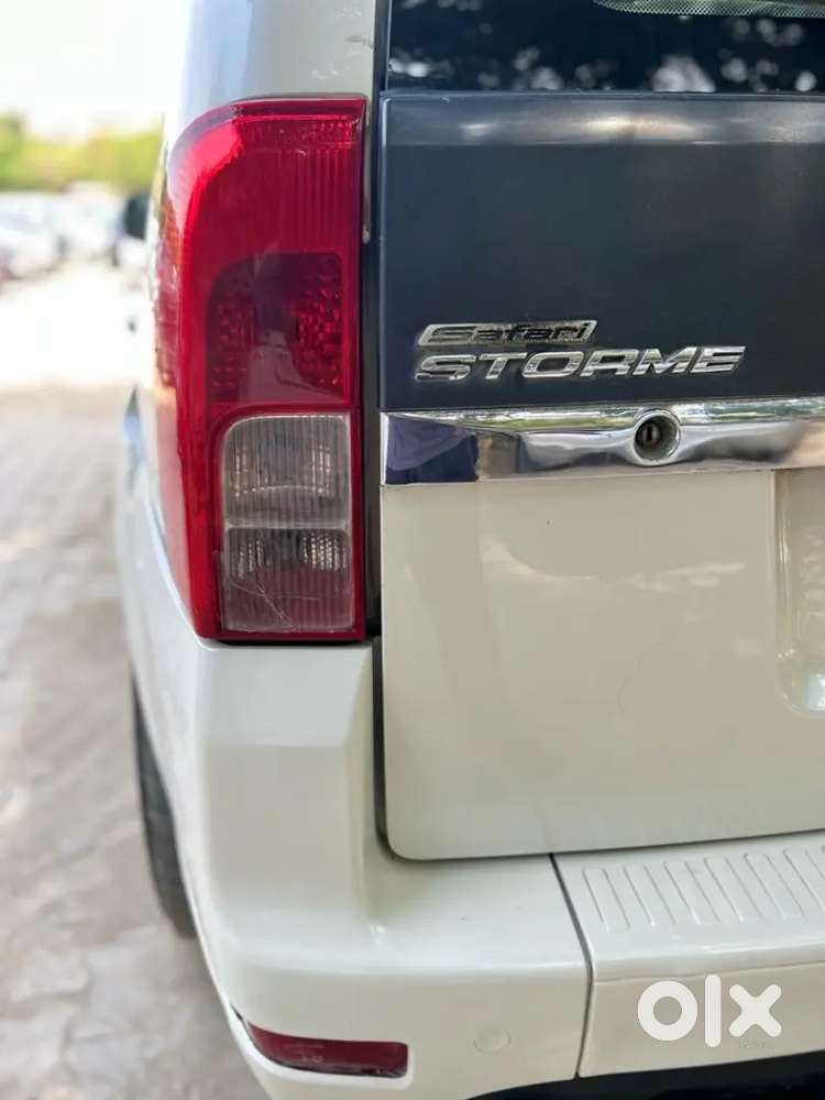 Tata Safari Storme 2015 Diesel 101000 Km Driven