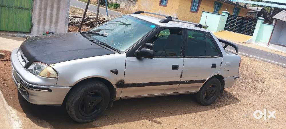 Maruti Suzuki Esteem Petrol 1999