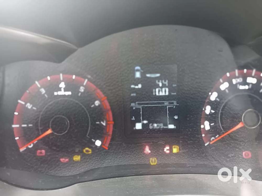 Mahindra Xuv300 W6, 2024, Petrol