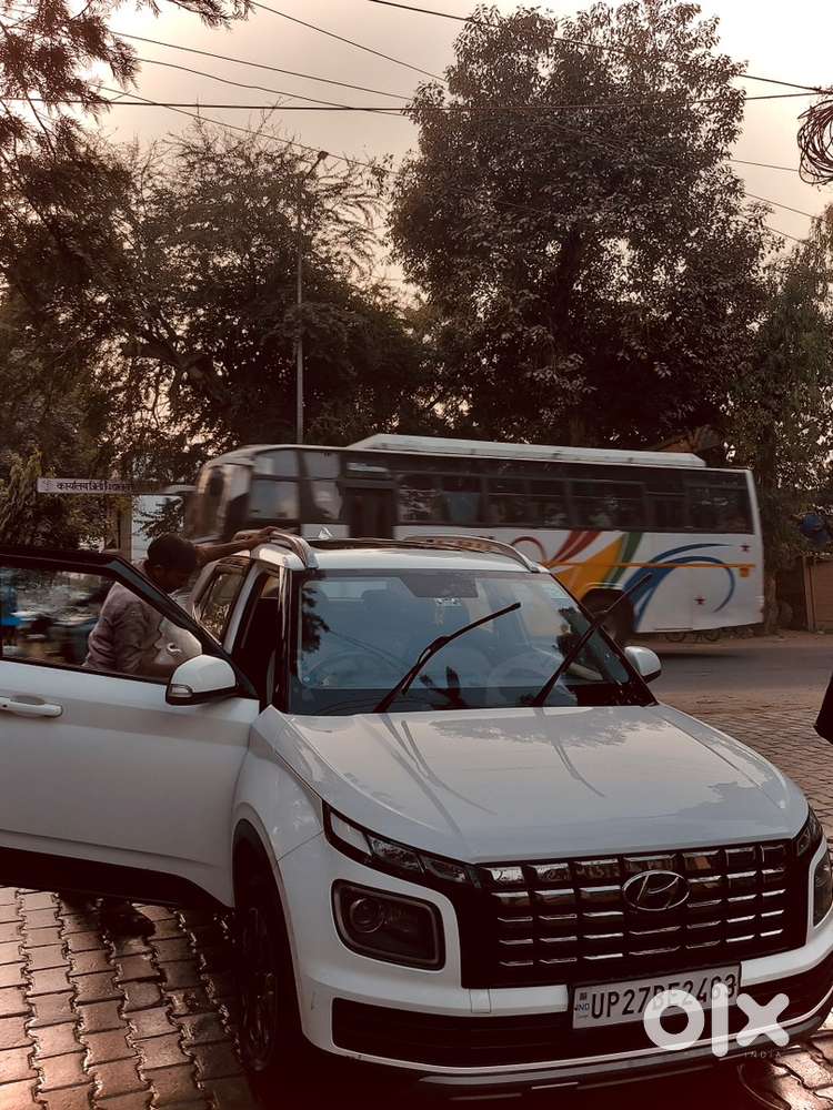 Hyundai Venue Petrol 2022