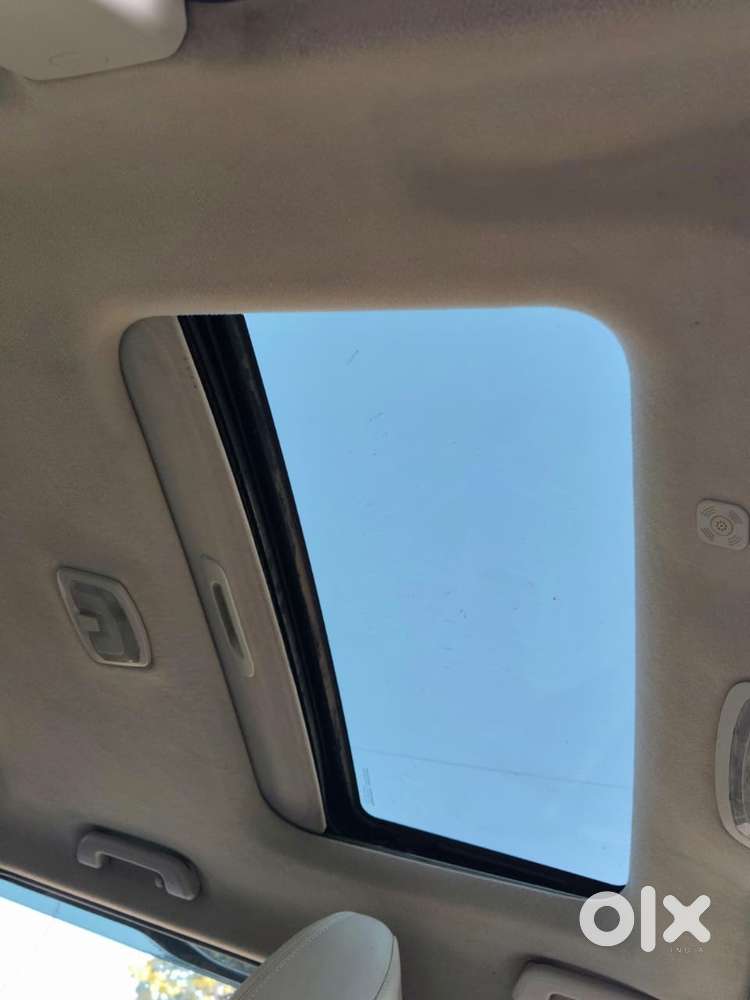 Mahindra Xuv300 W6, 2023, Petrol