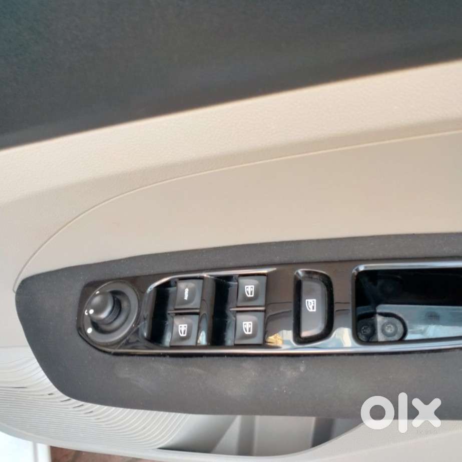 Renault Triber Rxz Easy-r Amt, 2020, Petrol