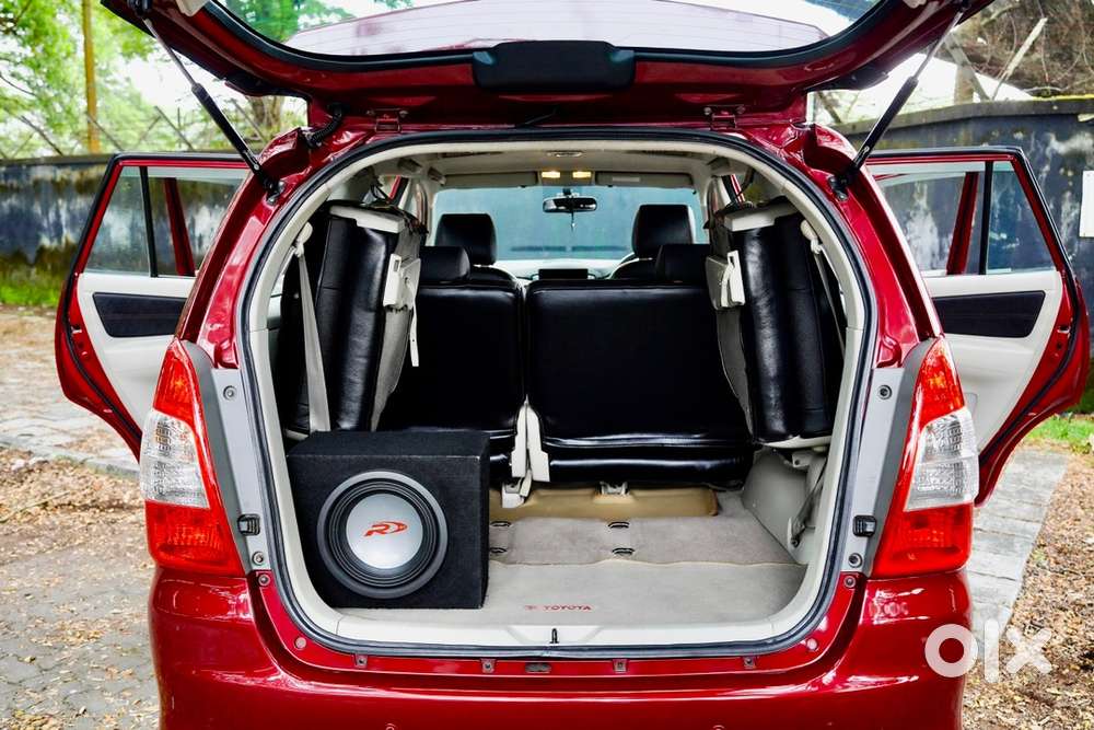 Toyota Innova 2012 - 8 Seater