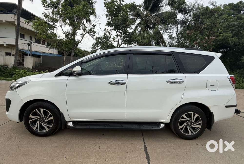 Toyota Innova Crysta [2020-ongoing] 2.4 Vx 8 Str, 2021, Diesel
