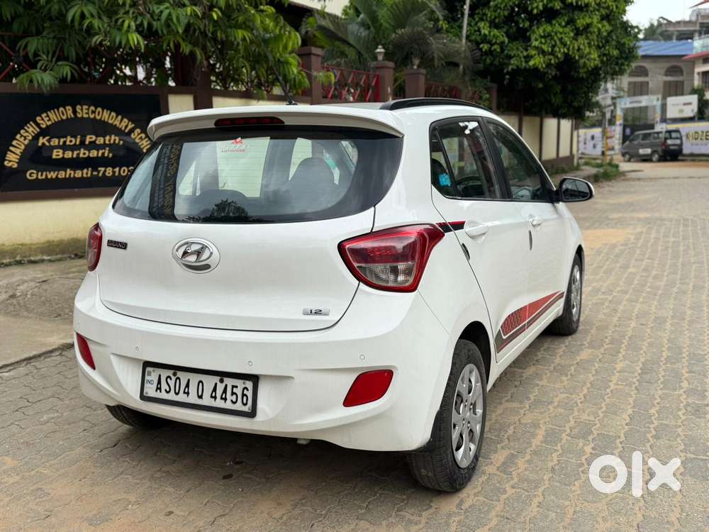 Hyundai Grand I10 Sportz, 2016, Petrol