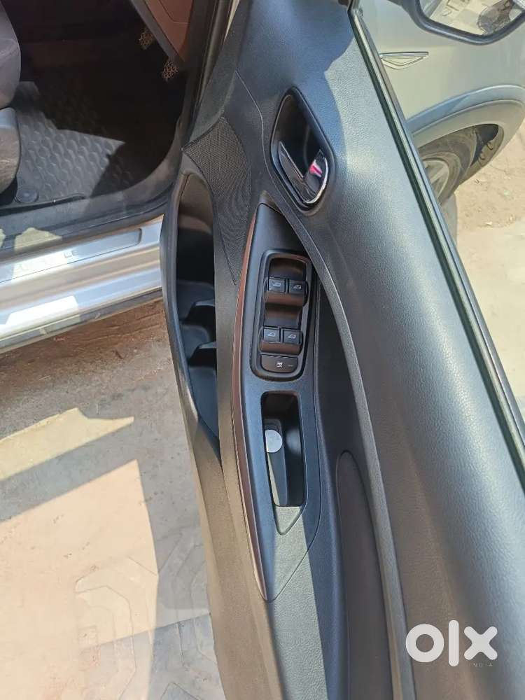 Ford Fiesta Free Style Titanium Top Model Petrol 2keys Avlbl Full Ins
