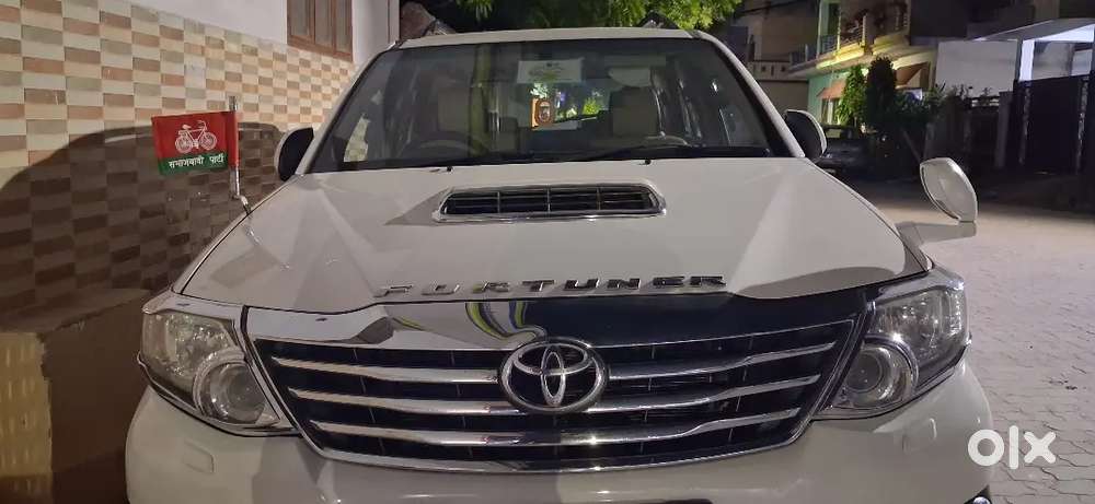 ***urgent*** Toyota Fortuner 2016 Diesel Manual